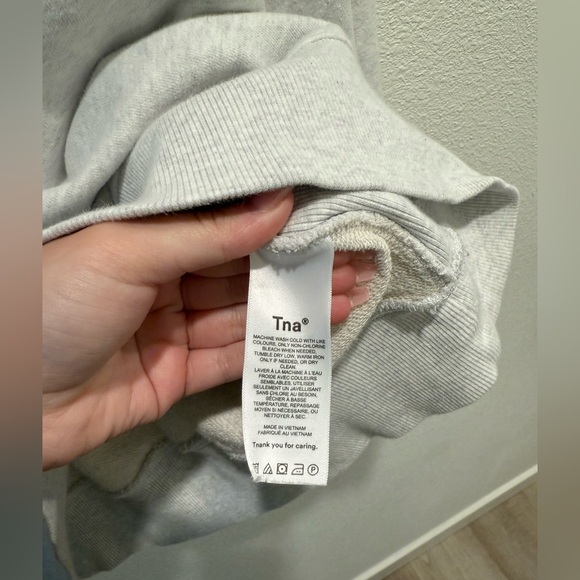 TNA Aritizia crew neck boyfriend sweatshirt - Picture 4 of 5